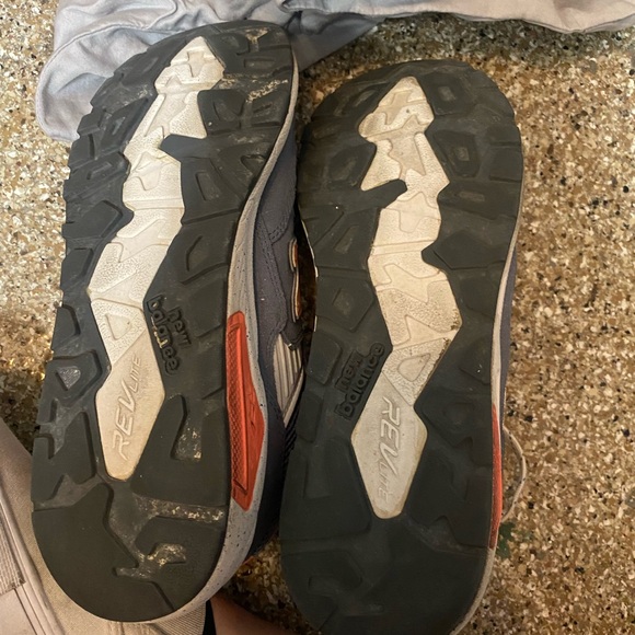 New Balance Classics Traditionnels Grey & Orange Sneakers - Picture 5 of 8